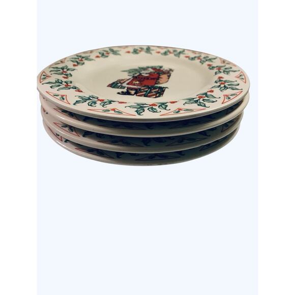 4 GIBSON HOUSEWARES 7 5/8" Salad Plates With Santa In Center & Holly On Edge - Picture 2 of 9